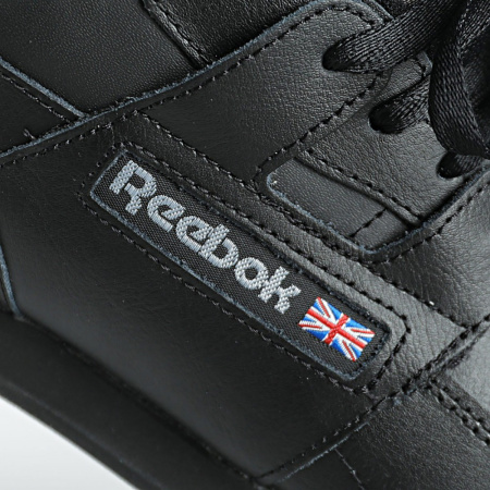 Кроссовки