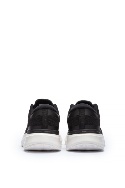 Кроссовки